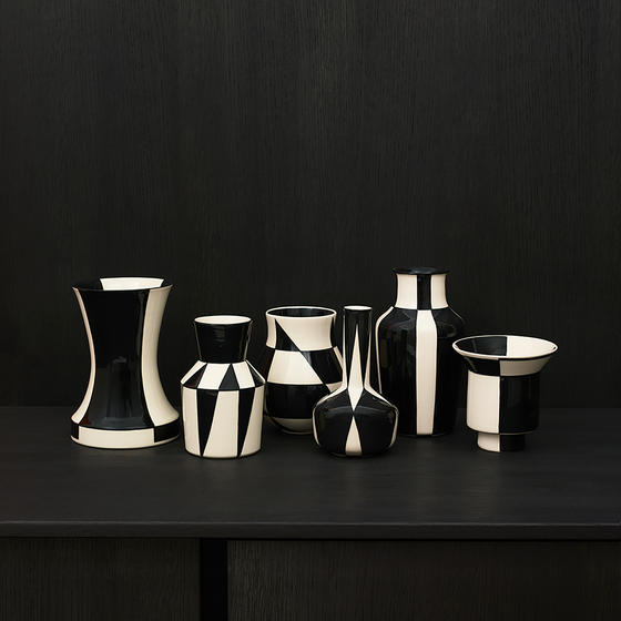 Form 703504 - Vase 350Z